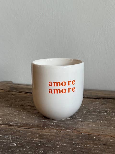 Sisi Tasse, Amore Amore weiß