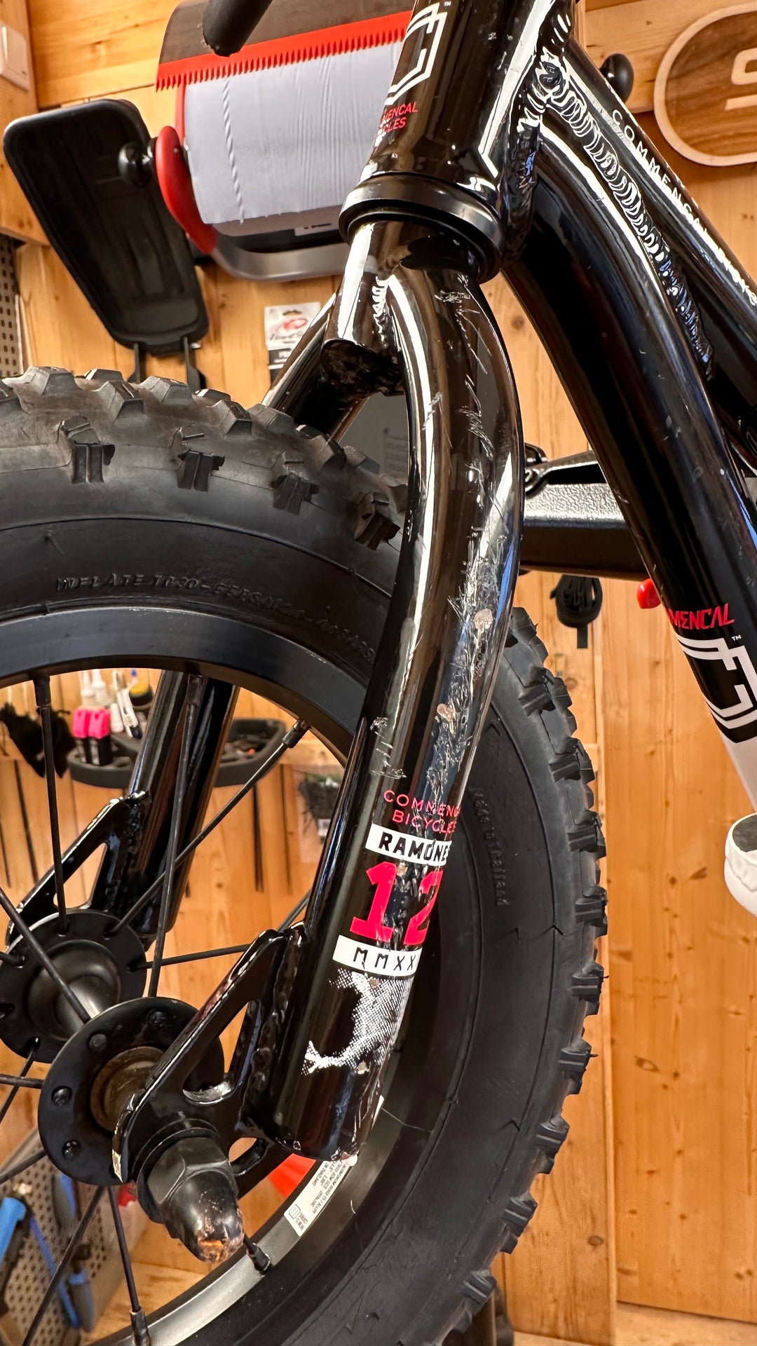 COMMENCAL Ramones 12 Black & White Push Bike (Gebraucht)