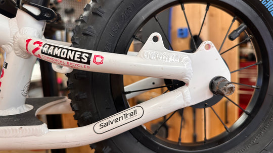 COMMENCAL Ramones 12 Black & White Push Bike (Gebraucht)