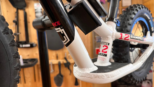 COMMENCAL Ramones 12 Black & White Push Bike (Gebraucht)