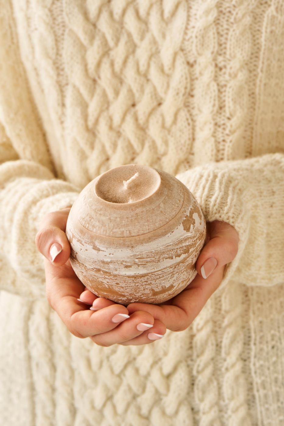 Kugelkerze rustikal leinen